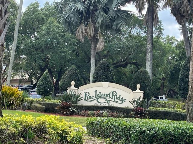  2 BR,  2.00 BTH &nbsp; style home in Davie