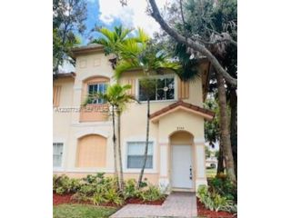  3 BR,  2.50 BTH &nbsp; style home in Miramar