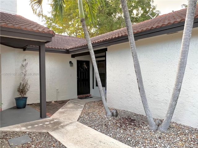  3 BR,  2.00 BTH &nbsp;Townhouse style home in Miami