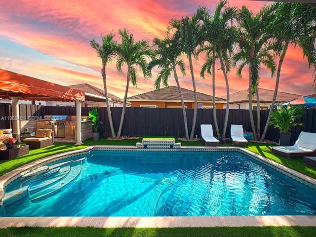  4 BR,  2.00 BTH &nbsp; style home in Miami