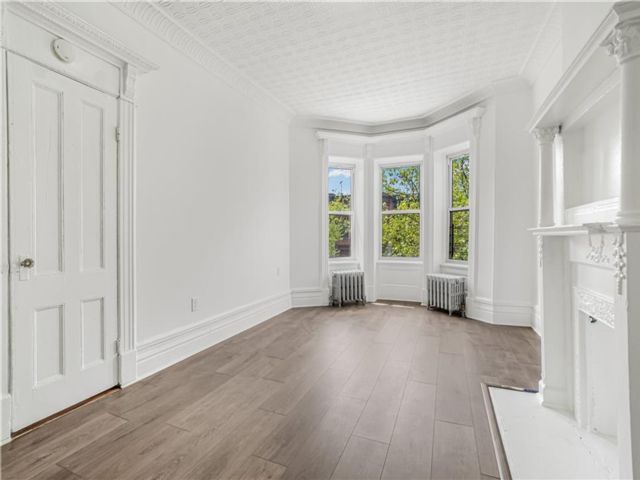  2 BR,  1.00 BTH &nbsp;Multi-family style home in Sunset Park