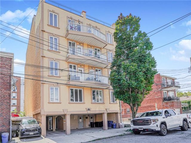  2 BR,  2.00 BTH &nbsp;Condominium style home in Sheepshead Bay