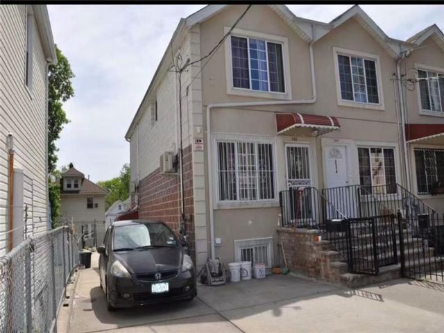  3 BR,  3.00 BTH &nbsp;Single family style home in Stapleton