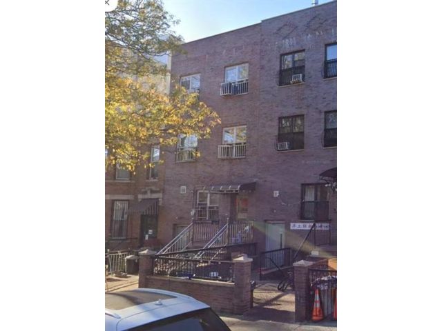 Studio,  0.00 BTH &nbsp;Mixed use style home in Sunset Park