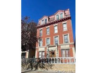 16 BR,  8.00 BTH &nbsp;Multi-family style home in Flatbush
