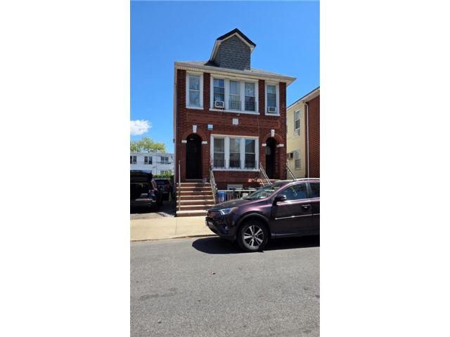 Studio,  0.00 BTH &nbsp;Multi-family style home in Bensonhurst