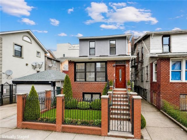  9 BR,  4.00 BTH &nbsp;Multi-family style home in Brighton Beach
