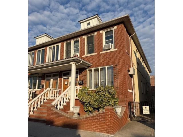 Studio,  0.00 BTH &nbsp;Multi-family style home in Bensonhurst