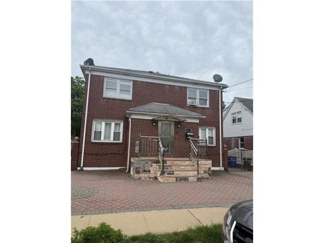  6 BR,  0.00 BTH &nbsp;Multi-family style home in Rosedale