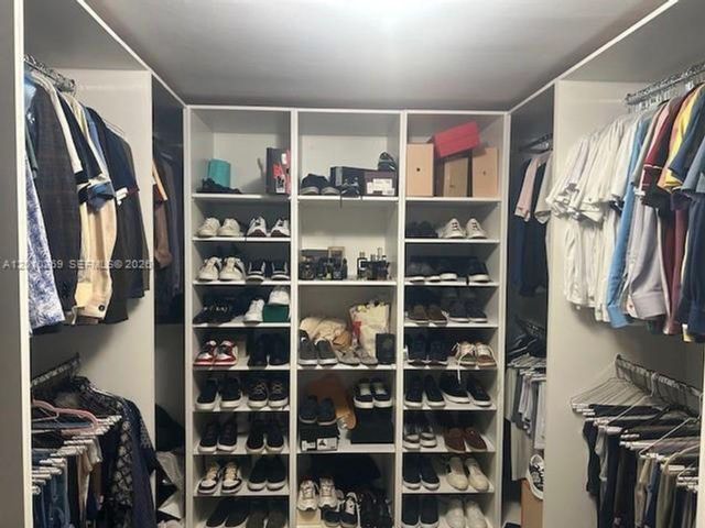 [PHOTO]