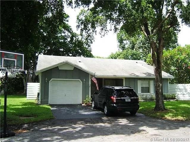  3 BR,  2.00 BTH &nbsp; style home in Crossings