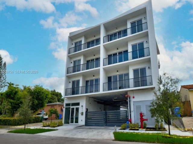  2 BR,  1.00 BTH &nbsp; style home in Coconut Grove