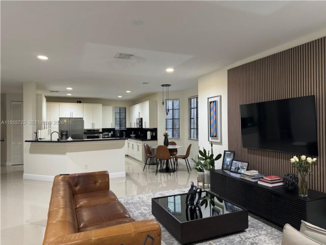  4 BR,  3.00 BTH &nbsp; style home in Davie