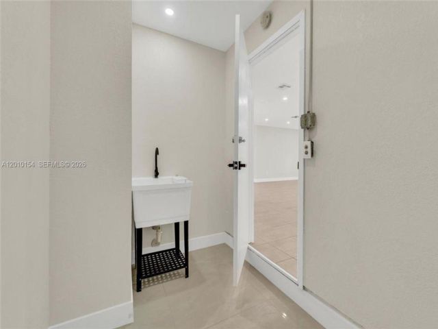 [PHOTO]