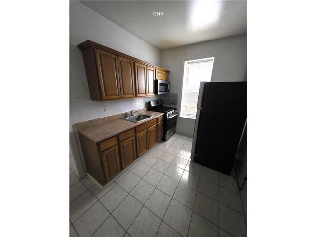  1 BR,  1.00 BTH &nbsp;Multi-family style home in East Flatbush