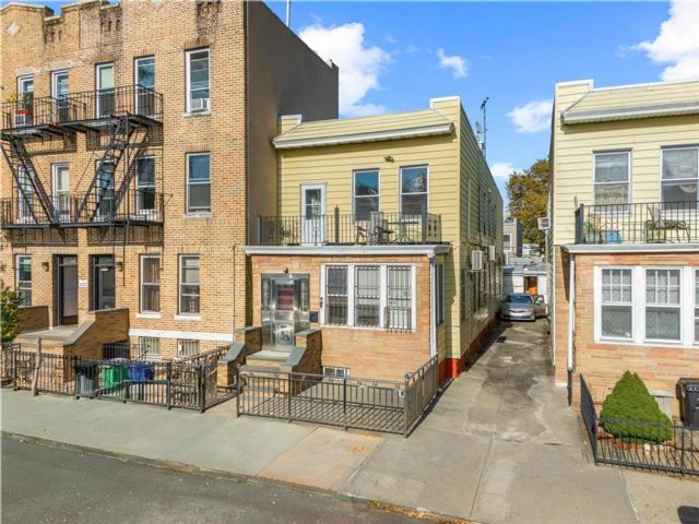  8 BR,  0.00 BTH &nbsp;Multi-family style home in Bay Ridge