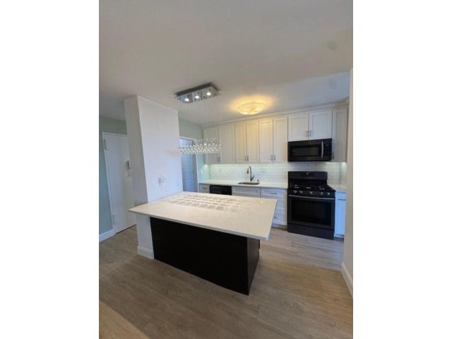  1 BR,  1.00 BTH &nbsp;Co-op style home in Brighton Beach