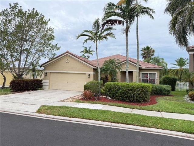  4 BR,  2.50 BTH &nbsp; style home in Weston