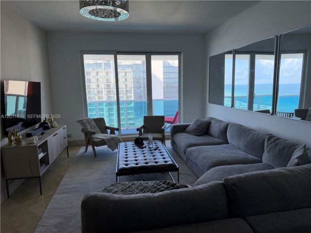  1 BR,  2.00 BTH &nbsp; style home in Carl Fisher