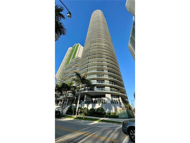  1 BR,  2.00 BTH &nbsp; style home in Miami