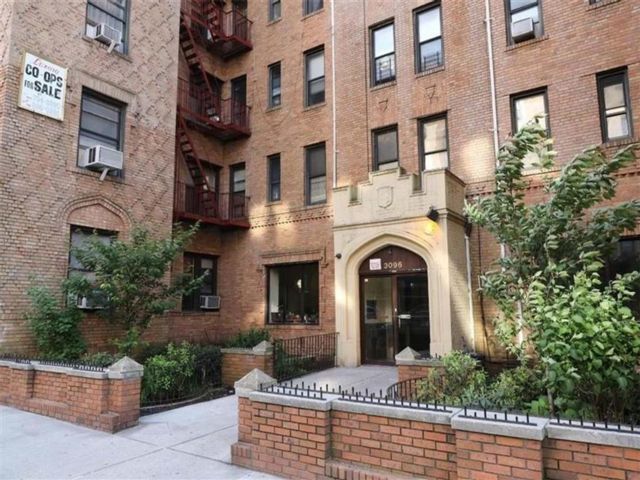  1 BR,  1.00 BTH &nbsp;Co-op style home in Brighton Beach