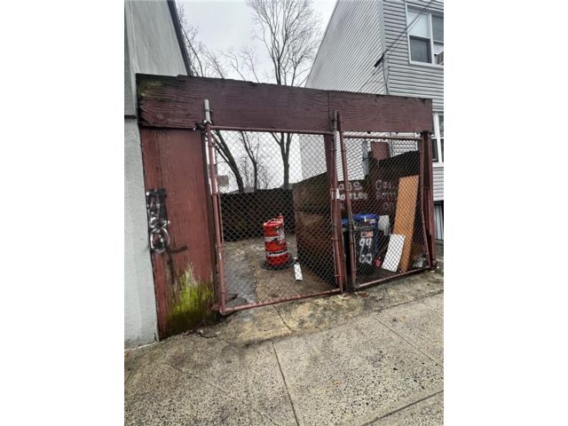[PHOTO]