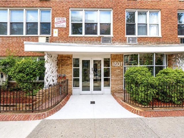  1 BR,  1.00 BTH &nbsp;Co-op style home in Midwood