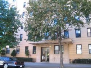  1 BR,  1.00 BTH &nbsp;Co-op style home in Midwood