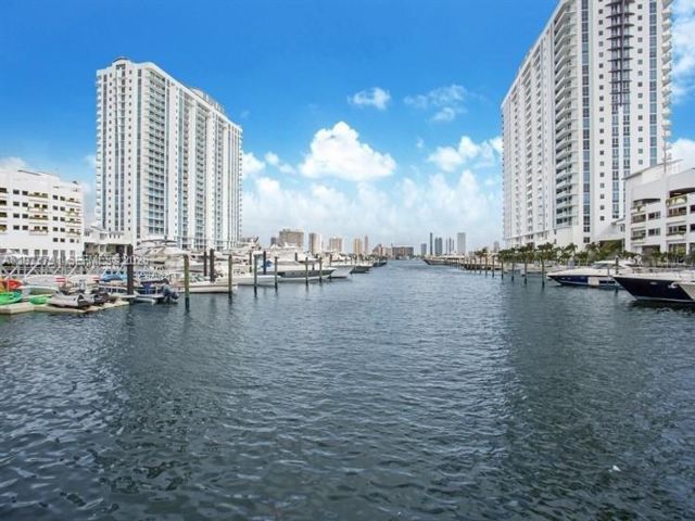  2 BR,  2.00 BTH &nbsp; style home in North Miami Beach