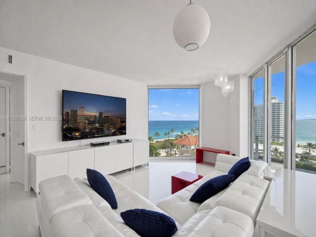  2 BR,  2.00 BTH &nbsp; style home in Miami Beach