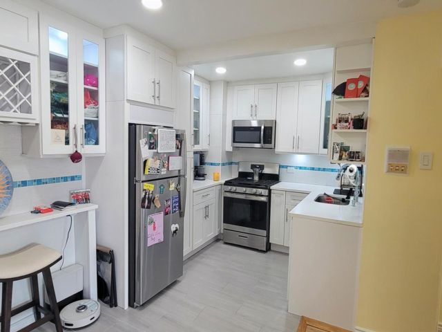  1 BR,  1.00 BTH &nbsp;Co-op style home in Rockaway Park