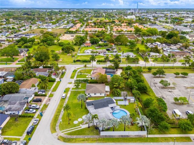  4 BR,  4.00 BTH &nbsp; style home in Cutler Bay