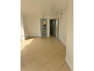  2 BR,  2.00 BTH &nbsp; style home in Miami