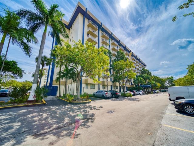  1 BR,  1.00 BTH &nbsp;Apartment style home in Miami