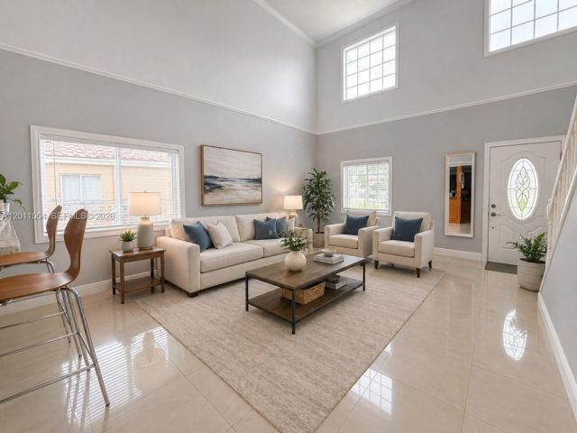  6 BR,  3.50 BTH &nbsp; style home in Miramar