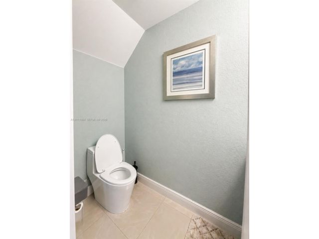 [PHOTO]