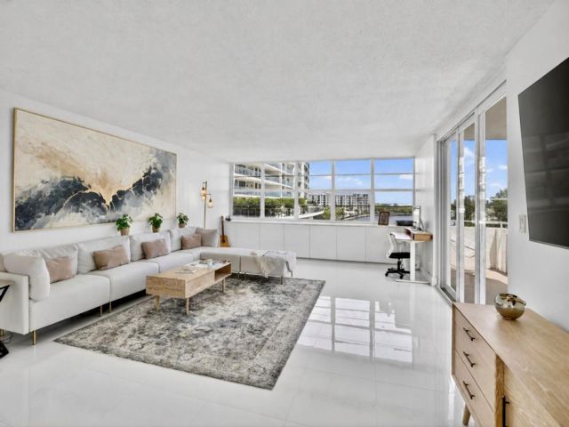  2 BR,  2.00 BTH &nbsp; style home in Fort Lauderdale