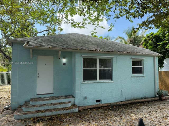  2 BR,  1.00 BTH &nbsp; style home in Miami