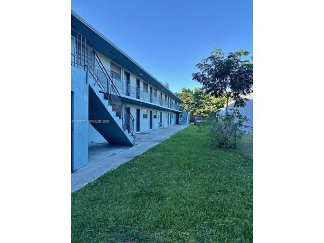  2 BR,  1.00 BTH &nbsp; style home in El Portal