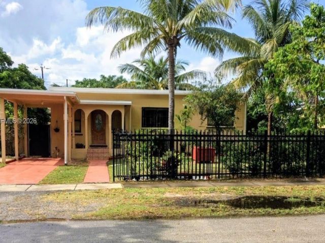  2 BR,  1.00 BTH &nbsp; style home in Biscayne Park
