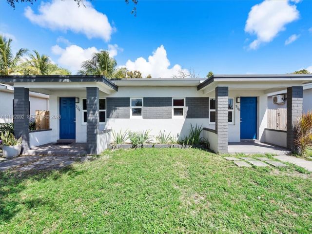  3 BR,  2.00 BTH &nbsp; style home in El Portal