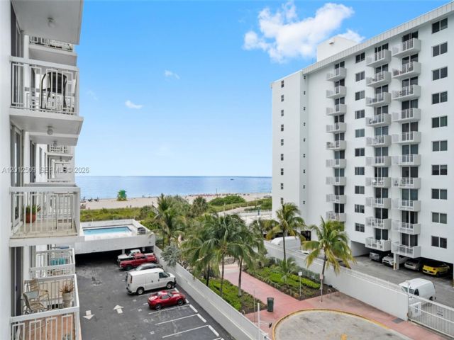  1 BR,  1.00 BTH &nbsp; style home in Carl Fisher