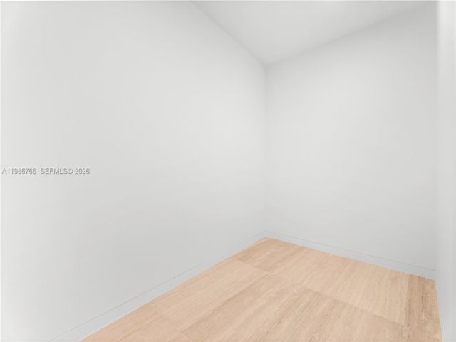 [PHOTO]