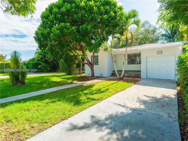  2 BR,  2.00 BTH &nbsp; style home in Miami