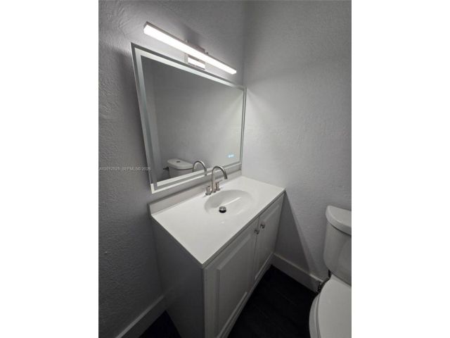 [PHOTO]
