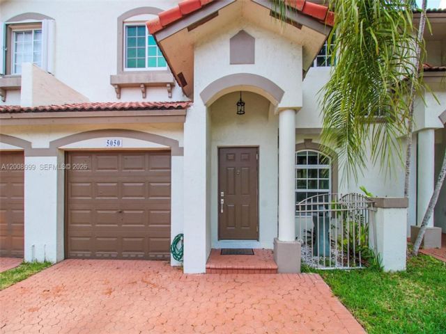  3 BR,  2.50 BTH &nbsp;Townhouse style home in Medley