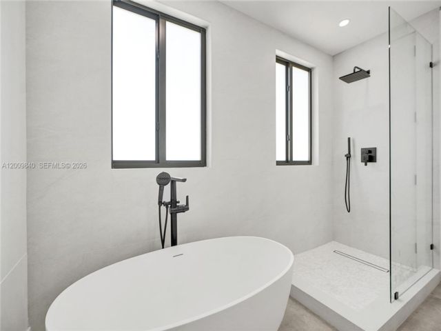 [PHOTO]