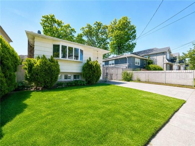 3 BR,  2.00 BTH &nbsp;Single family style home in Princess Bay