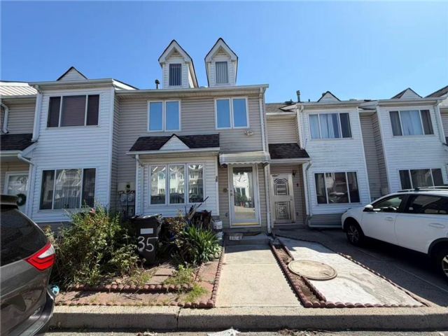  3 BR,  2.00 BTH &nbsp;Single family style home in Bulls Head