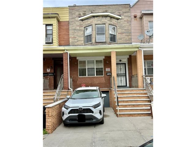 Studio,  0.00 BTH &nbsp;Multi-family style home in Bensonhurst